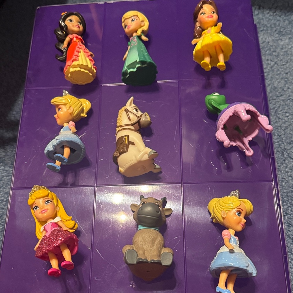 9 piece Disney Figure Lot Elsa, various Frozen, etc